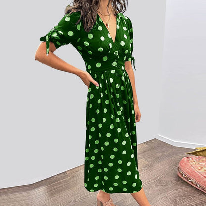 💃Dress in polka dots with deep V neckline