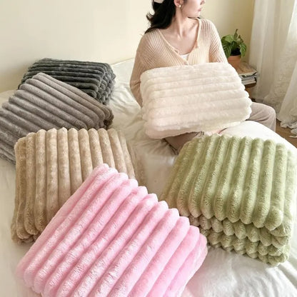 Hot Sales - 🔥🔥50% OFF🔥🔥🛏️Thickened rabbit plush&milk velvet cover blanket