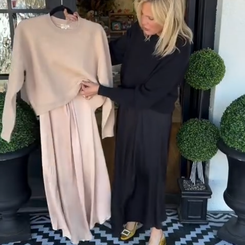 ✨Women's Elegant 2-Piece Set: Twist-Knot Top & Maxi Dress🌸