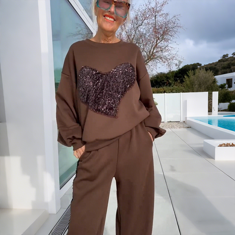 ✨ Women’s Sequin Heart Top & Pants 2-Piece Set – Premium Quality, Modern Comfort ✨