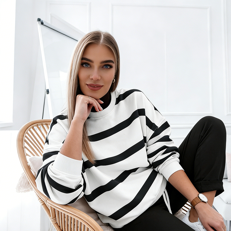 👚 60% OFF NOW ! 💕 Women's Striped 2-Piece Tracksuit Set – Soft & Stretchy Fabric, Relaxed Fit & Perfect for Loungewear ✨