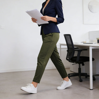 Women's Plus Size Tapered Pants with Pockets